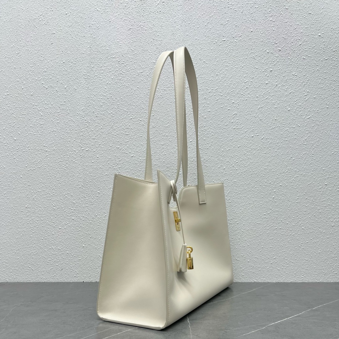 Celine Cabas 16 Smooth Calfskin Handbag Shoulder Bag White 112583